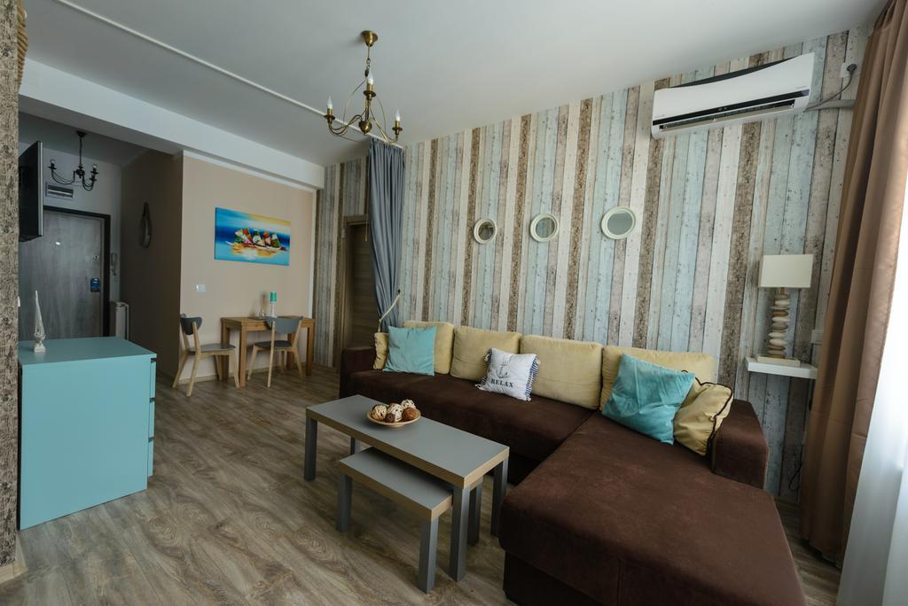Velier Mamaia